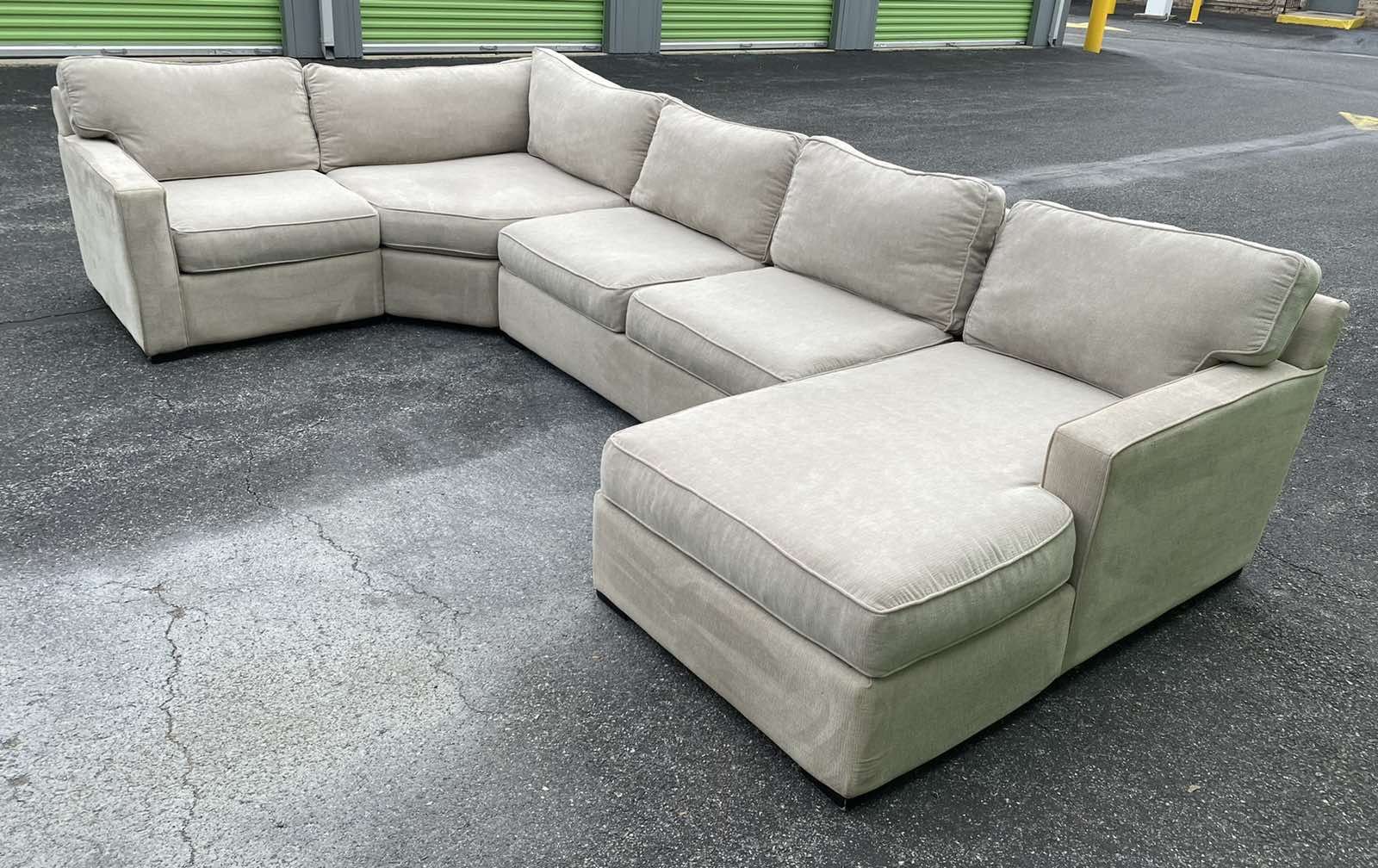 Macy’s Sectional Couch ( Delivery Free )