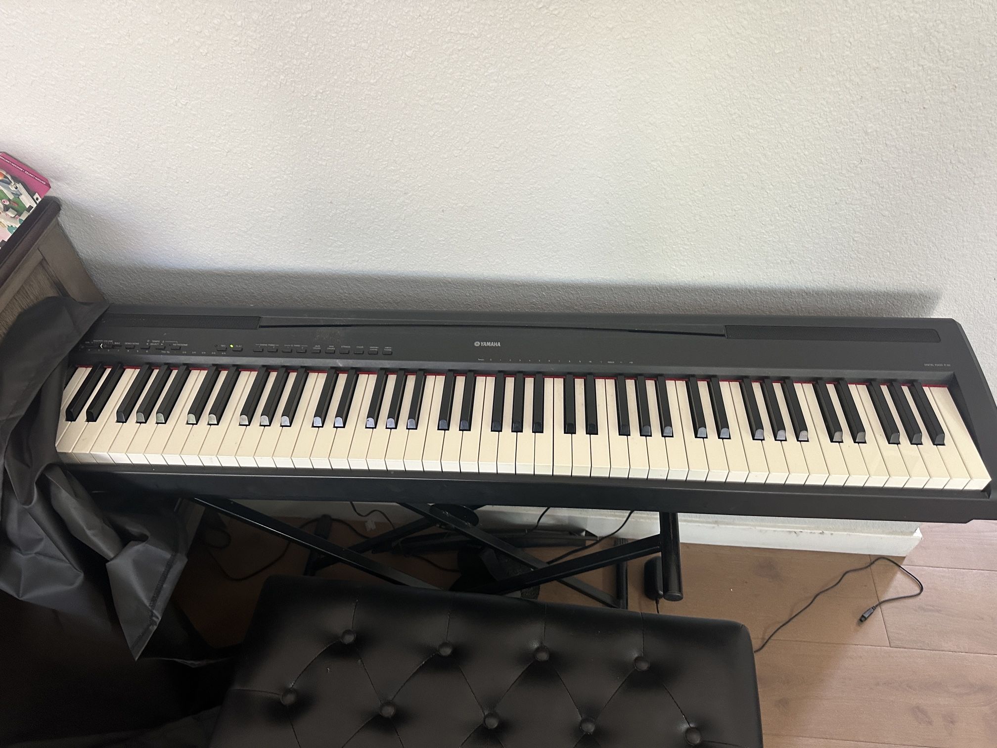 Yamaha P-95 88-weighted Keyboard With Stand