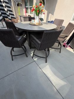 Vendo Agio Nicolet High Dining Set de 7 piezas con mesa de fuego