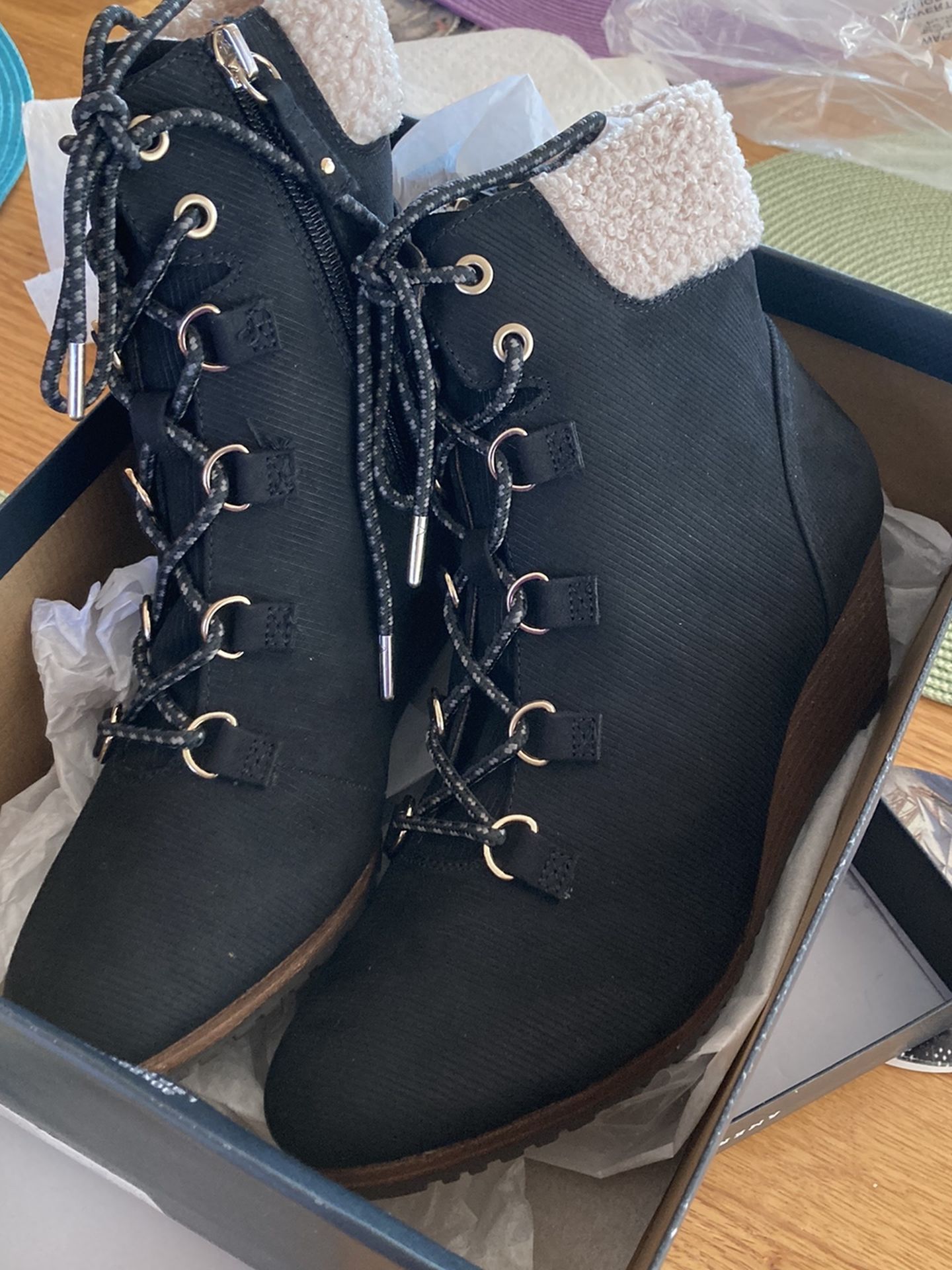 Dr Scholls Wedge Boot 8.5