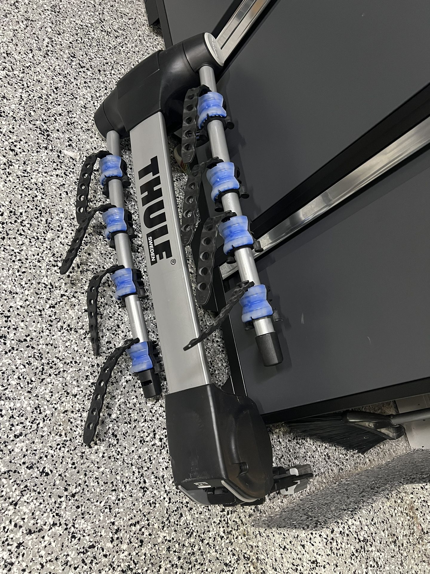 Thule apex 4 Bike Rack 