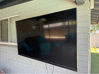 MOVING! Five smart/Roku TVs