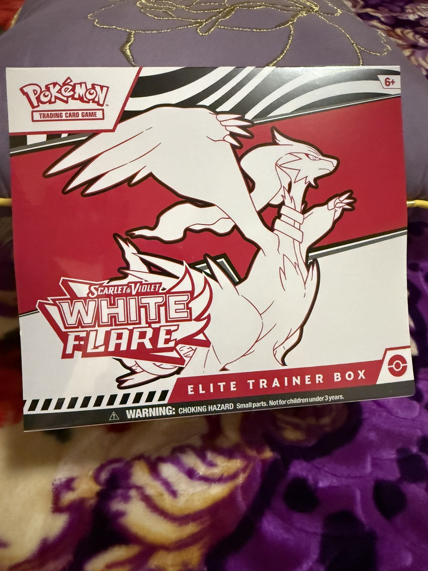 Pokémon White Flare ETB 