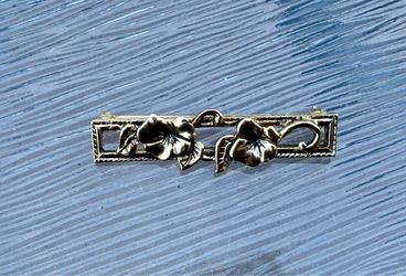 Avon Morning Glory Pin