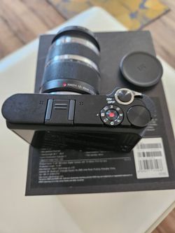 Non working  HDMI Y1M1 mirroless digital camera with lens