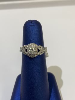 Woman’s wedding ring