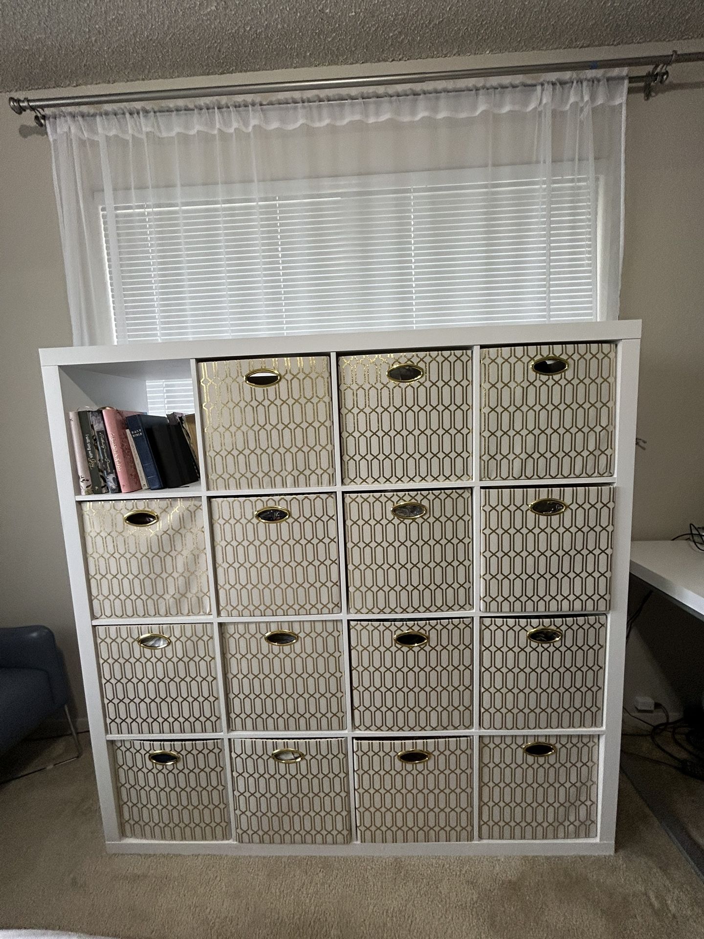 16-Cube Organizer in White Finish