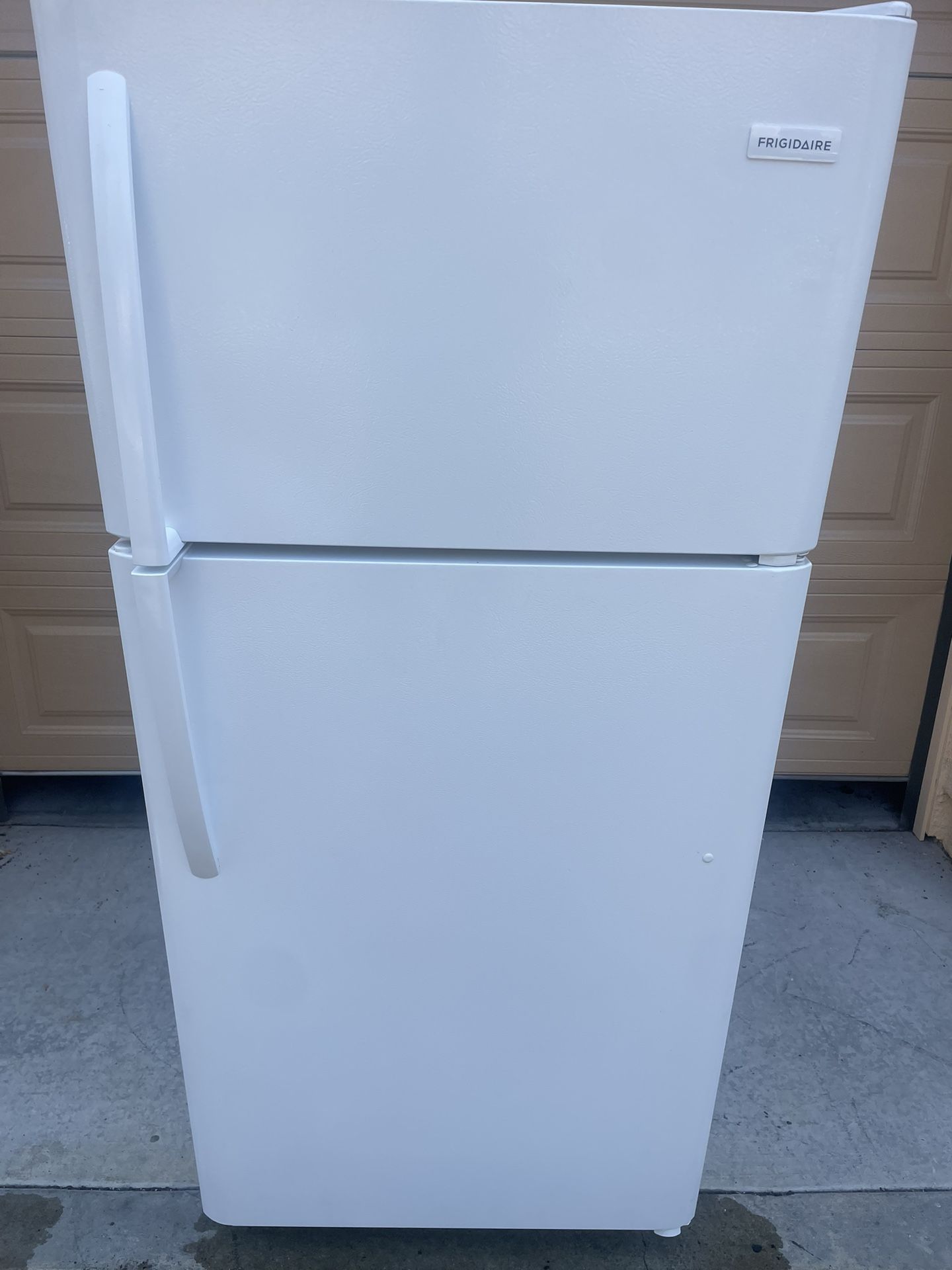 Frigidaire Refrigerator $220 Free Delivery