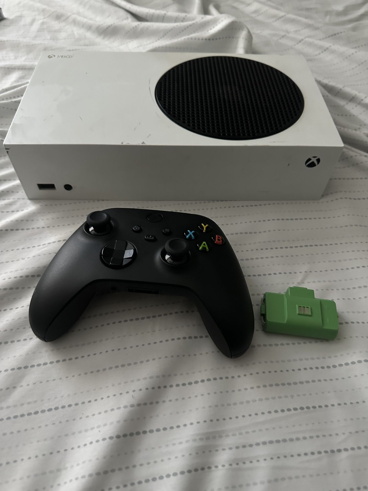 Xbox Series S With Controller And Battery Pack