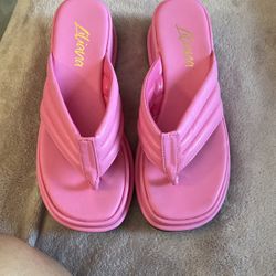 Pink Platform Sandler