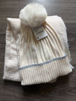 Vince Camuto Winter White Beanie and Scarf 2 Piece Set