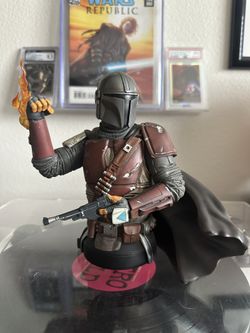 Gentle Giant Mandalorian Bust