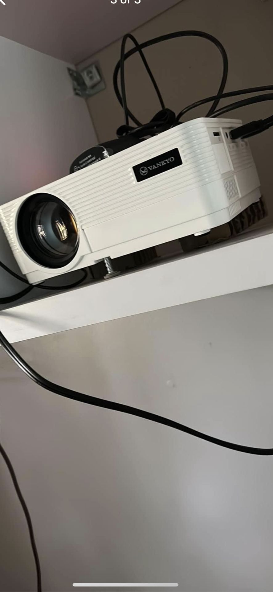 Vankyo Projector