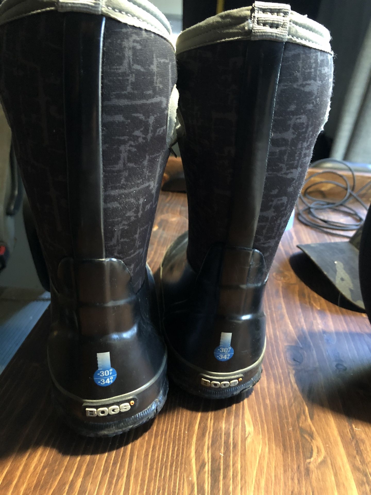 Nearly NEW BOGS Rain / snow boots Unisex