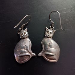 925 Silver Sitting Cat Earrings SEE DESCRIPTION AND PHOTOS FOR SIZE AND WEIGHT 