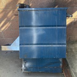 Trucking carpet cleaning waste tank