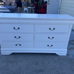 White Dresser With 6 Drawers 