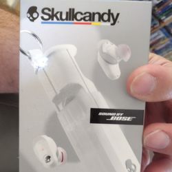 NEW IN BOX SKULLCANDY METHOD 360 BY BOSE