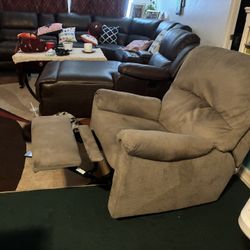 🥰🥰$$170-rocker/swivel grey colored (used not new) recliner (absolutely everything works on it )comes from a doggie friendly non smoking non pest hom