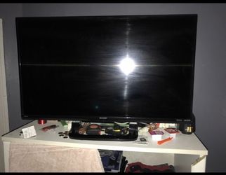 Sharp 32” Tv