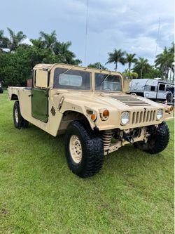 Military HMMWV Humvee 4x4 Truck