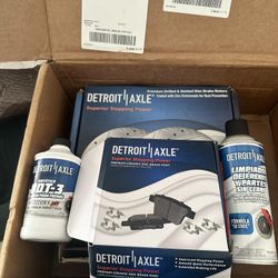 Detroit Axle Brake Pads And Rotors Kit 