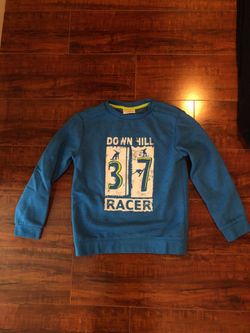 Boys sweatshirt size: 6/7