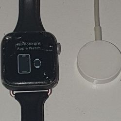 Apple Watch Series 5  40 MM