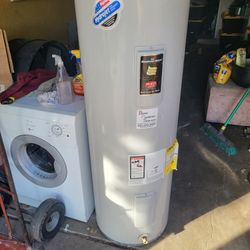 Electric Water Heater 50 Gal In Good Condition And Warranty Works Great 19th Ave And Baseline 