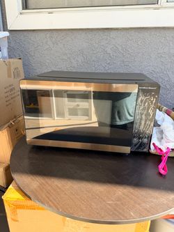 1.1 cu ft beach Hamilton microwave