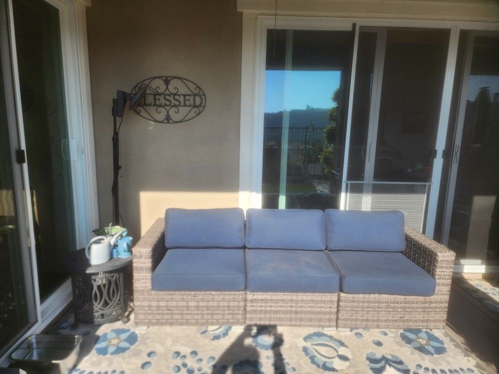 Faux Wicker Outdoor Sofa & Coffee Table/Ottomon