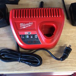 Milwaukee M12 Battery Charger