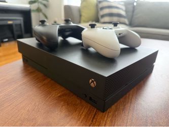 Xbox One X 1TB Console – Great Condition (Controller Included)