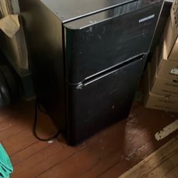 Black & Decker  Mini Fridge