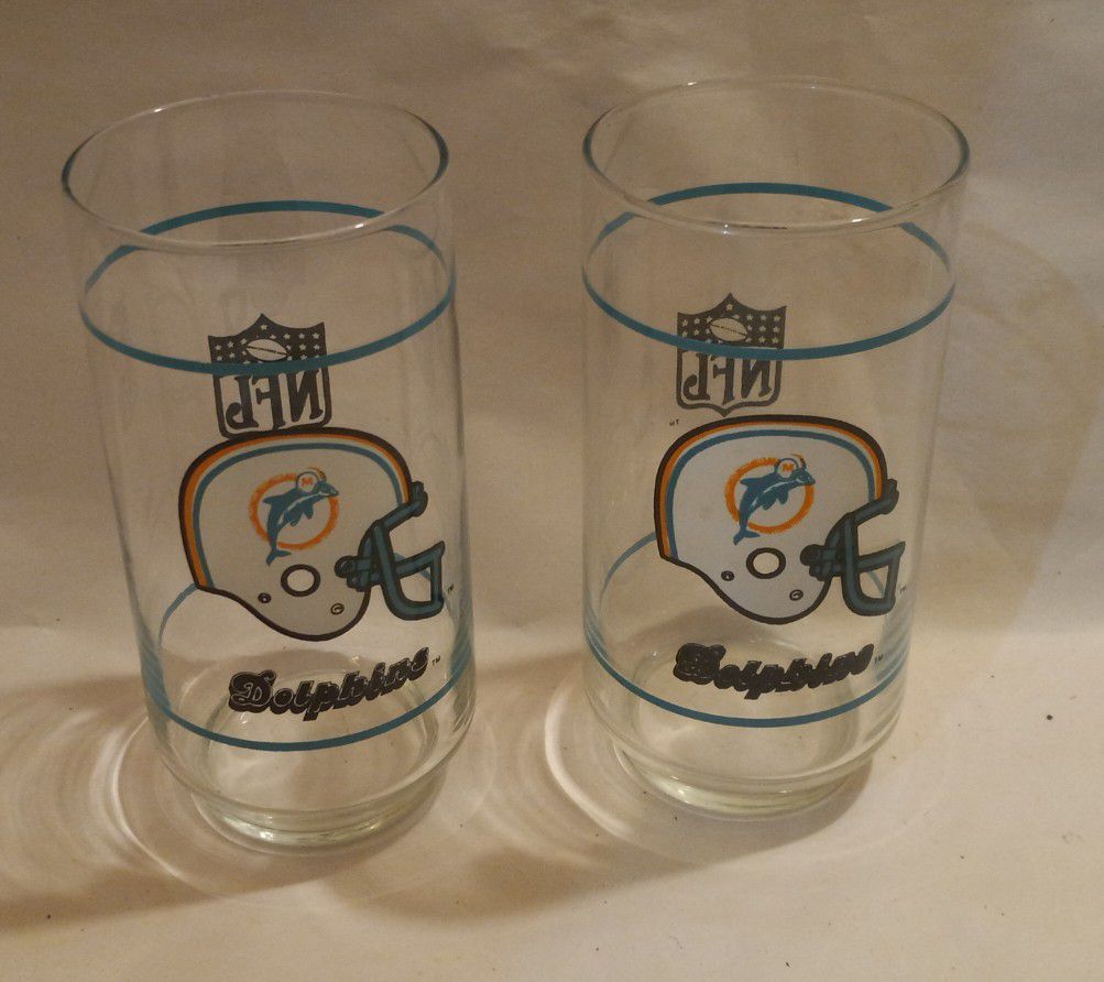 Vintage Pair of 1980s Miami Dolphins Football NFL Mobil Gas Station Fans Glasses 