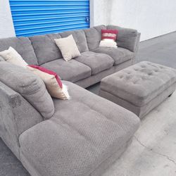 Beautiful Sectional Couch Gray With Ottoman, 🛋