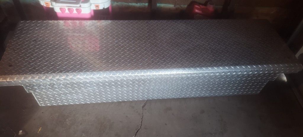 Tool box 70 Wide.