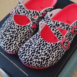 Brand New Girls Birkenstock size 34(3) 9 inch long