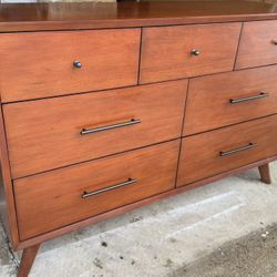 Dresser New Solid Wood 7 Drawers