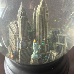 Vintage New York Musical Snow Globe