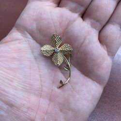 Floral Pin / Brooch