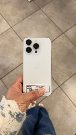 iPHONE 15 PRO UNLOCKED