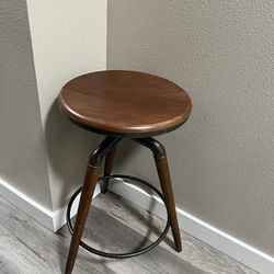 1 Wood 🪵 stools