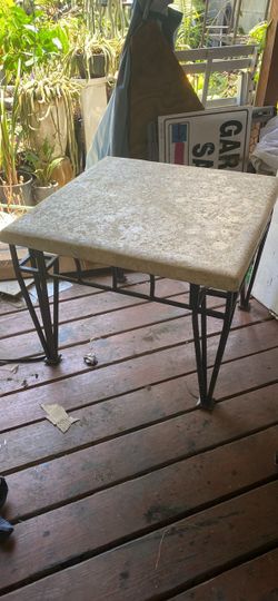 Stone caffe table 28 x 28 x22