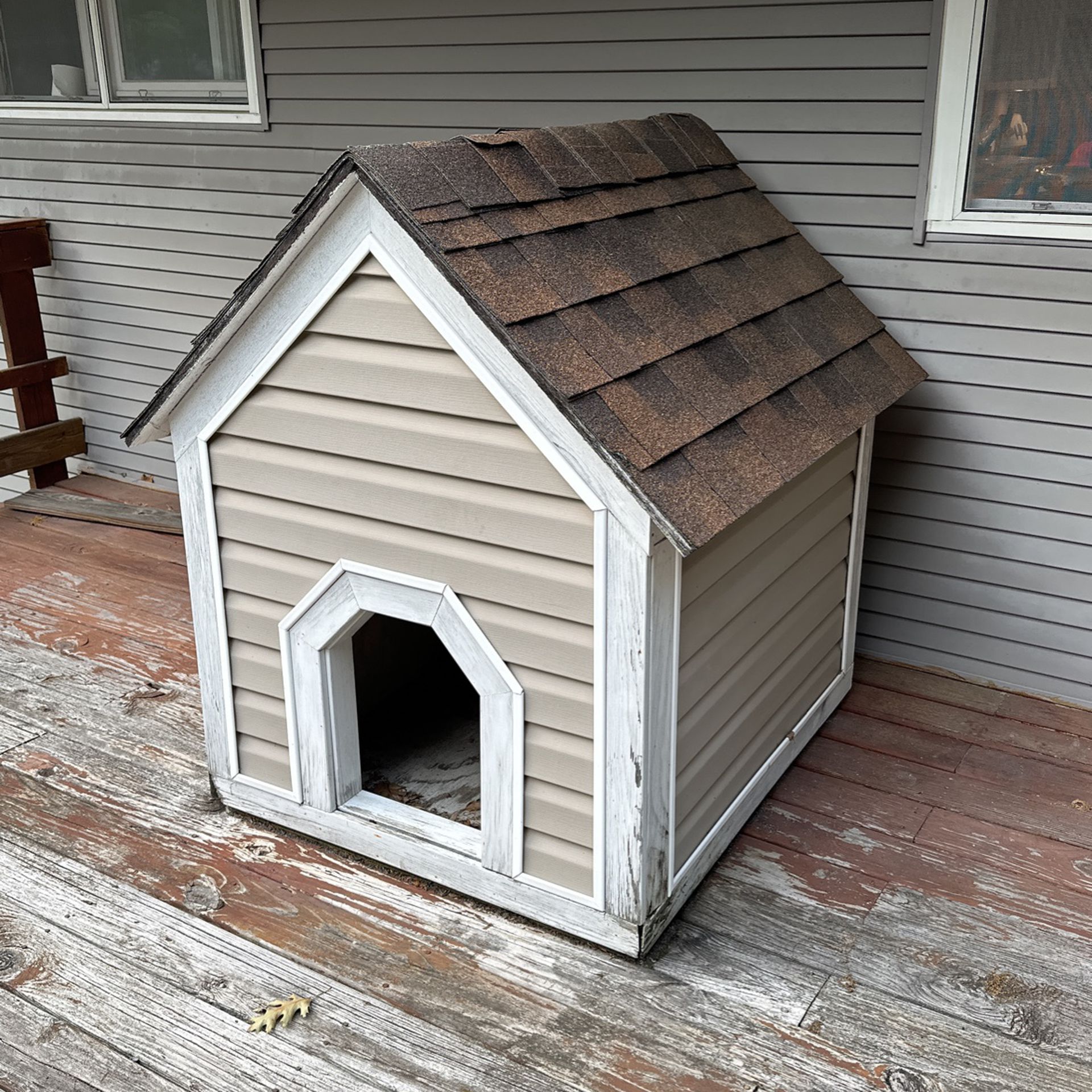Good Condition Dog House- Shingled Roof And Vinyl Siding 