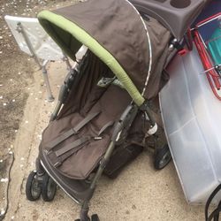 Nice Graco fold up stroller only $25 firm