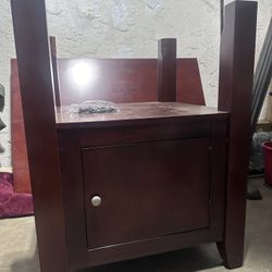 Counter height dining table (Need Gone Fast)