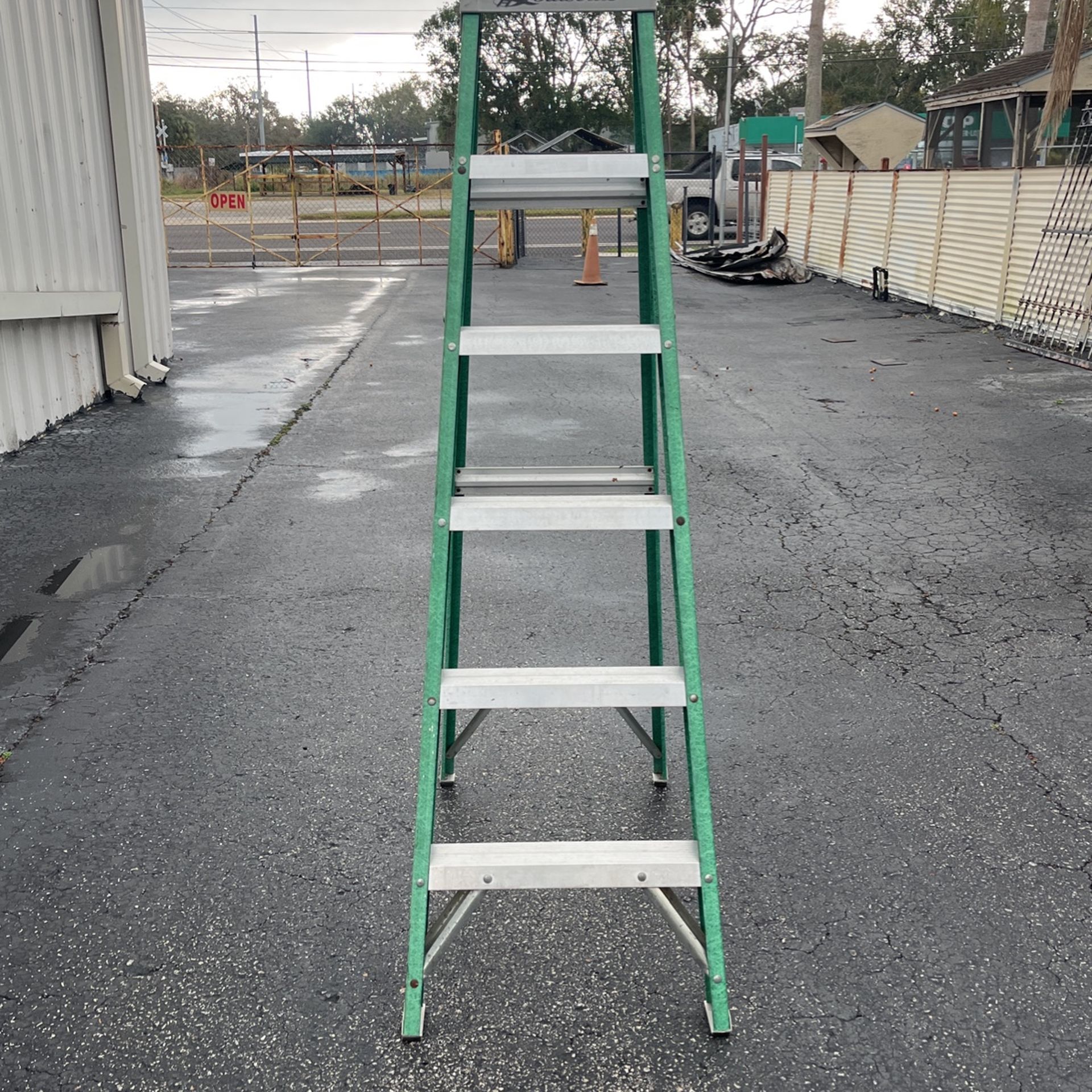 6 Foot Long Ladder