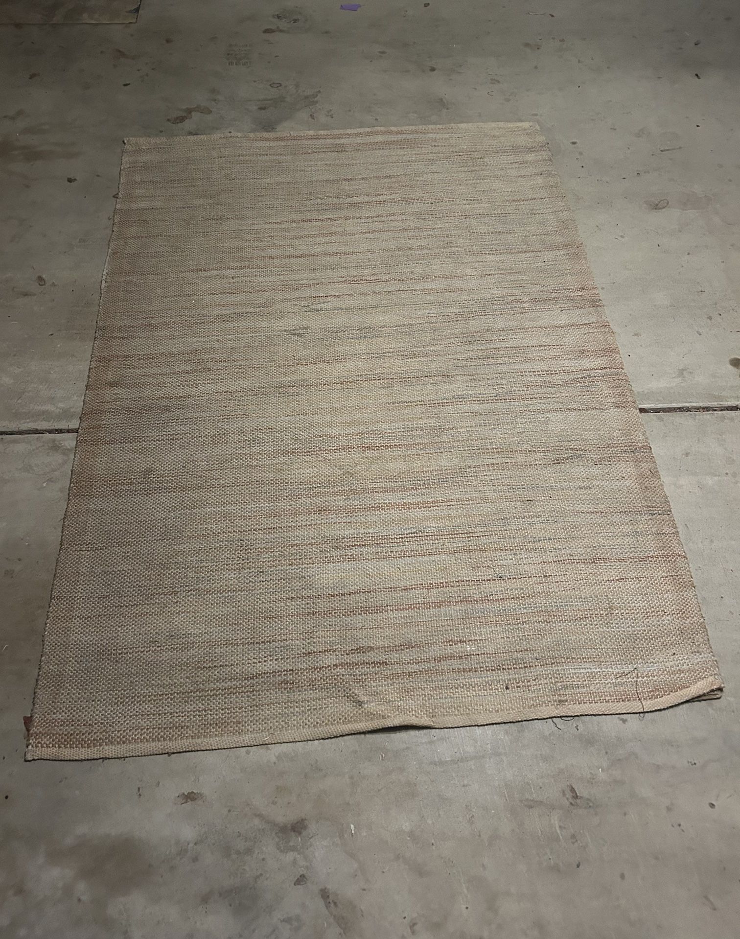 5x7 ft Woven Rug