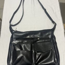 Black Crossbody Shoulder Handbag Purse With Many Pockets 100%Polyurethane-Lining